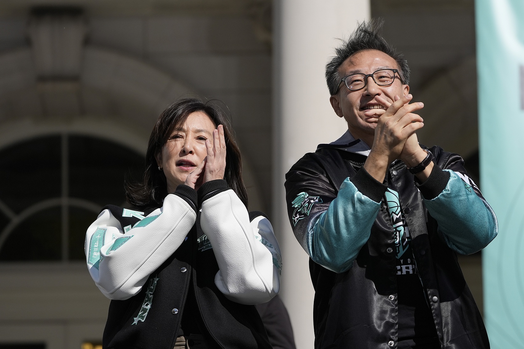 kaiyun 官网-队媒披露：林书豪与蔡崇信夫人存在远亲关系 曾获邀参与亚裔基金会管理