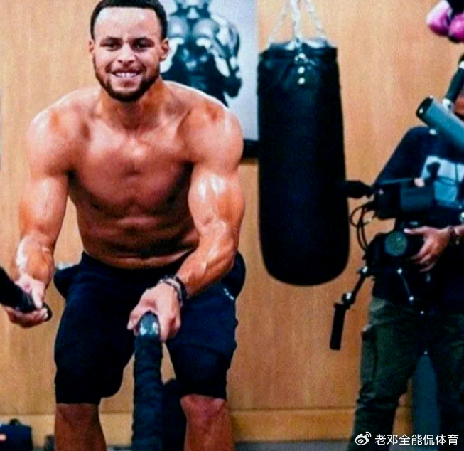 体育视频直播-NBA5大“坦克”身材后卫，威少肌肉似刀刻 哈登麒麟臂似P图|拉塞尔·威斯布鲁克|詹姆斯·哈登|拉塞尔-威斯布鲁克|科比-布莱恩特|洛杉矶快船队_新浪体育_新浪新闻